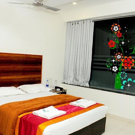 โรงแรมรัทนา พาร์ค ปิรัมพาลูร์ Perambalur ภายนอก รูปภาพ